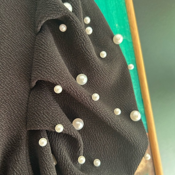 Elegant Black Pearl-Embellished Women's Top M - Picture 8 of 16